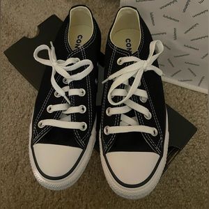 Converse Black/White Low